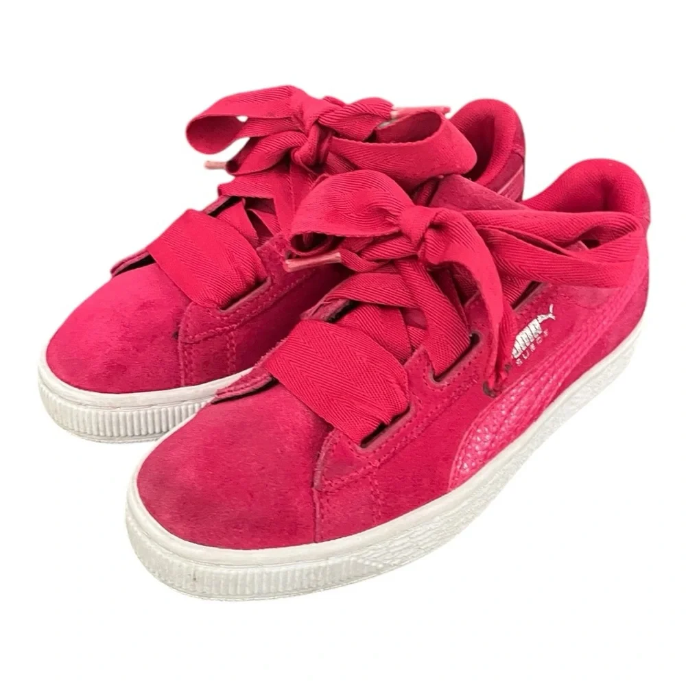 PUMA Girls Low Top Suede Heart Pink Ribbon Tie Sneakers Size‎ 4